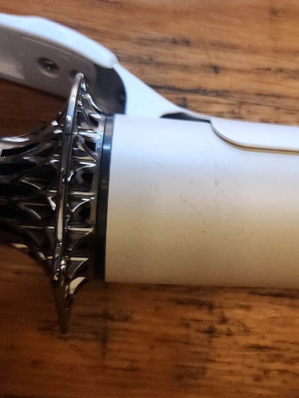 T3  BodyWaver 1.75" Styling Iron - Picture 6 of 6
